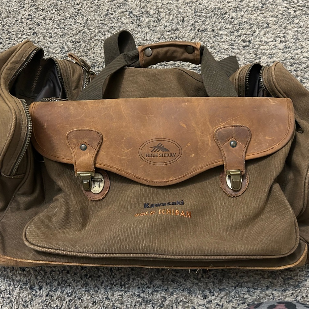 High sierra vintage duffle bag